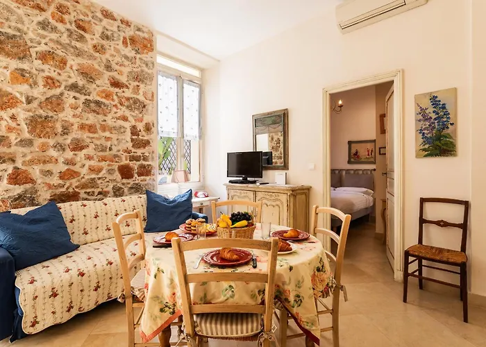 Freres Pradignac شقة